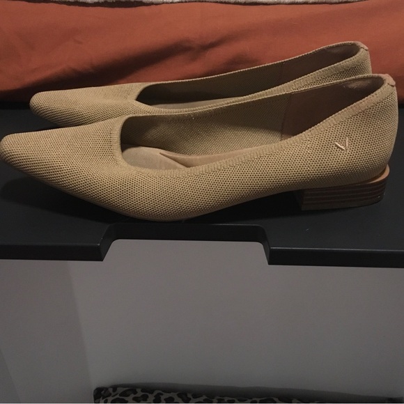 Tan Vivaia Flat Shoes - Picture 2 of 4